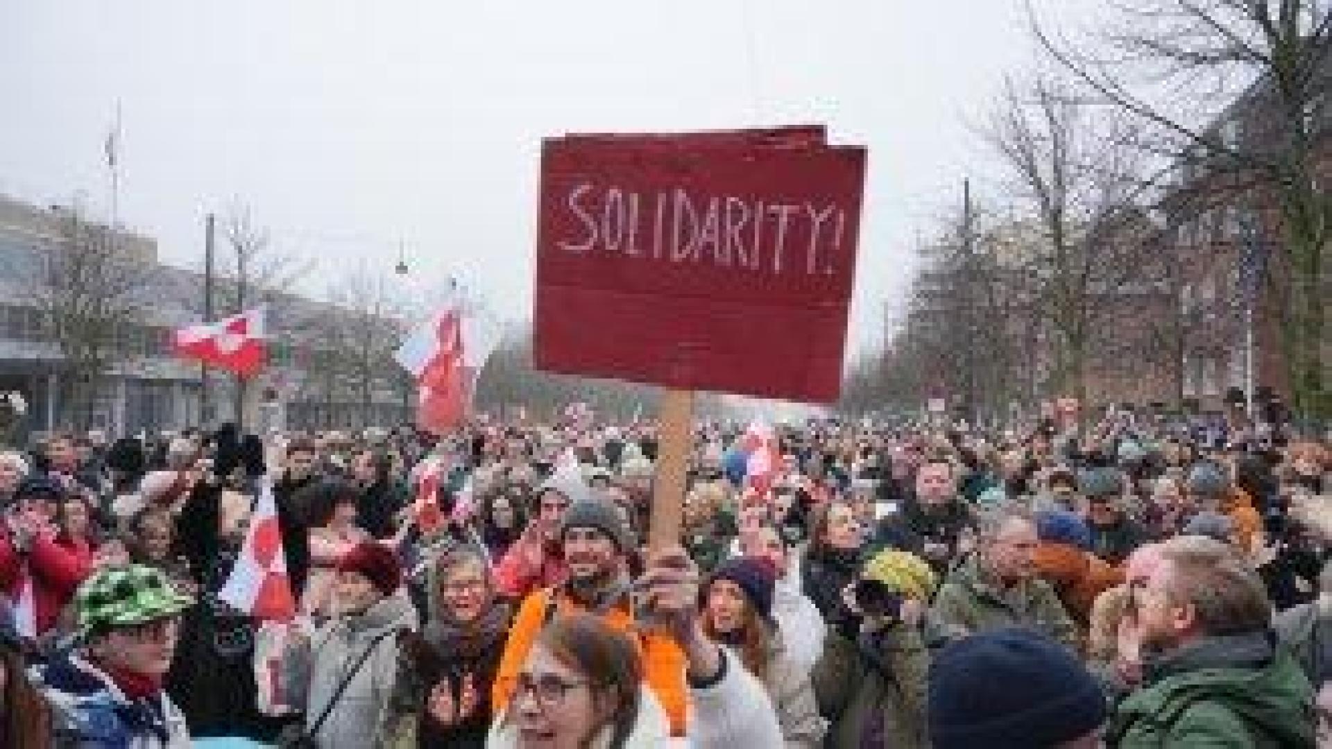 Хиляди протестираха срещу Тръмп в Дания и Гренландия