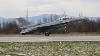 Летящ старт: F-16 във въздуха, чакат се страйкърите, а ЕК одобри проектите по SAFE (снимки и видео)