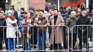 Плюшени зайчета летяха към ВСС на протест срещу Борислав Сарафов (галерия)