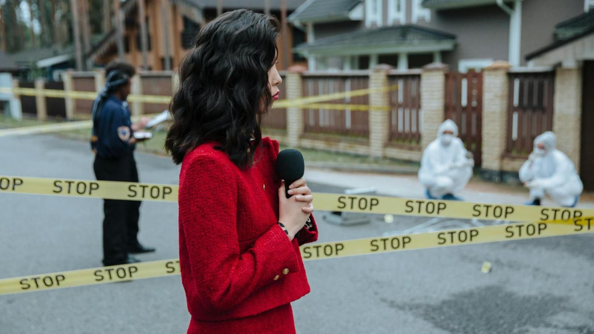 Издирват 16-годишен по разследването за тройното убийство край Петрохан